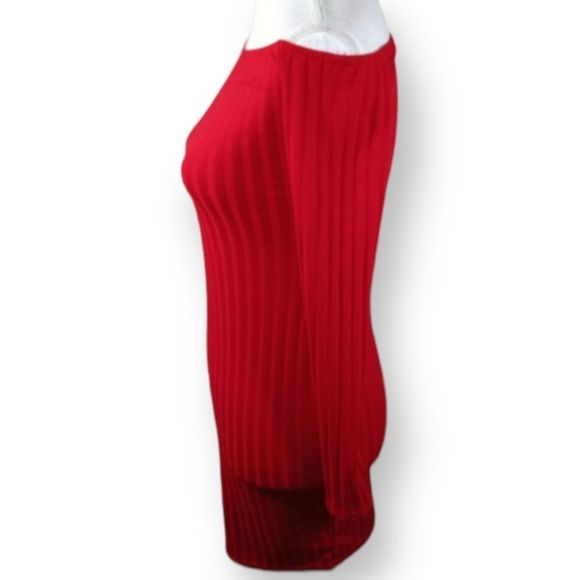 BOOHOO RED RIBBED OFF-THE-SHOULDER BODYCON DRESS - Picture 8 of 13